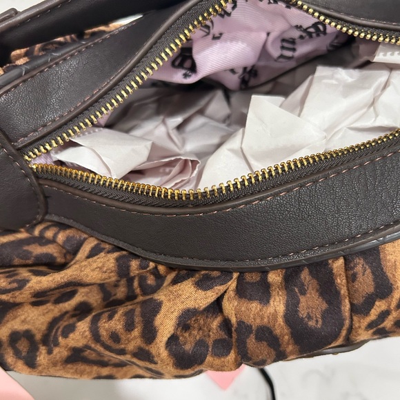 Viral!!!!  Juicy Couture cheetah Hobo Romance Shoulder Bag with matching wallet. - Picture 4 of 6